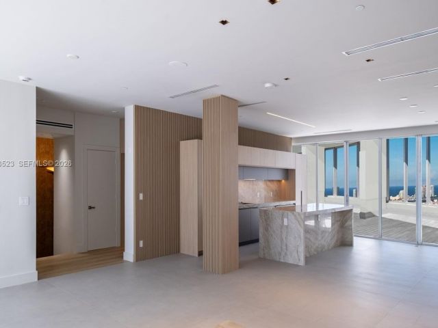 Apartment for rent  Unit #5701 - photo 7510703