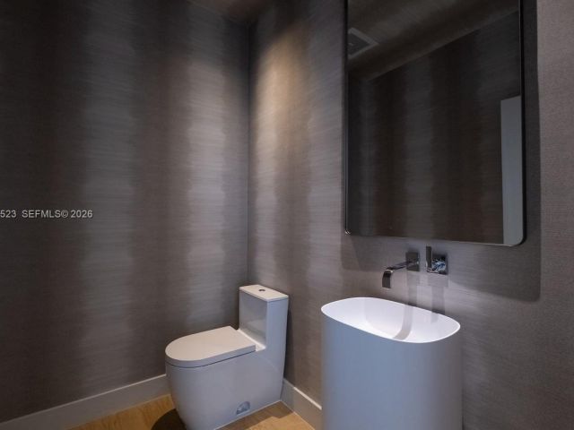 Apartment for rent  Unit #5701 - photo 7510707