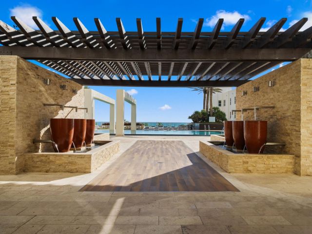 2-bedroom condo for sale in Fort Lauderdale - 101 S Fort Lauderdale Beach Boulevard 907 - MondialRealty