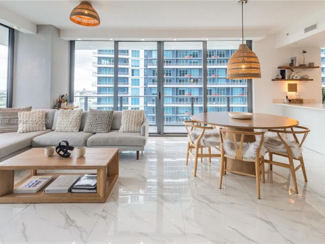 Apartment for sale  Unit #2006 - photo 7451908