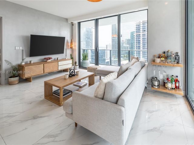 Apartment for sale  Unit #2006 - photo 7451912