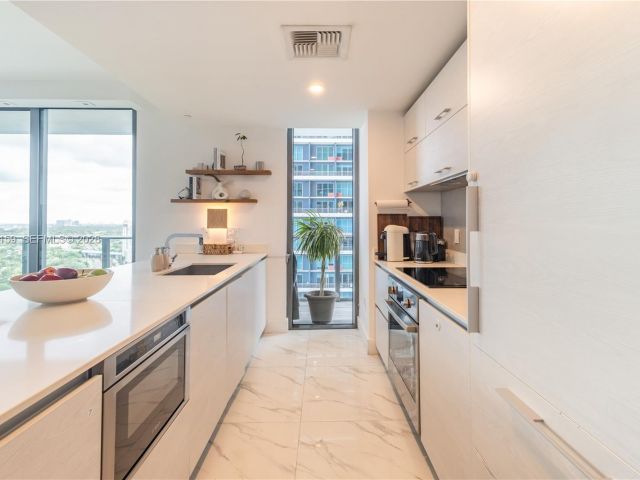 Apartment for sale  Unit #2006 - photo 7451916