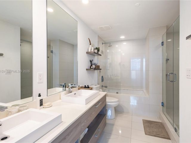 Apartment for sale  Unit #2006 - photo 7451920