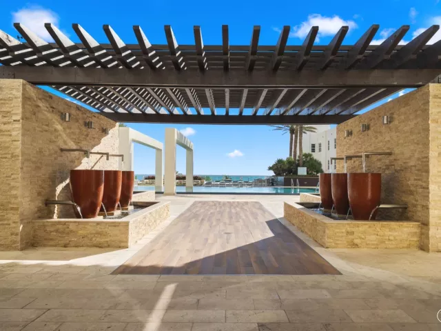 3-bedroom condo for sale in Fort Lauderdale - 101 S Fort Lauderdale Beach Boulevard 705 - MondialRealty