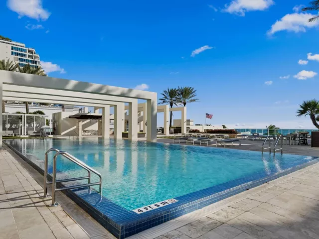 3-bedroom condo for sale in Fort Lauderdale - 101 S Fort Lauderdale Beach Boulevard 705 - MondialRealty