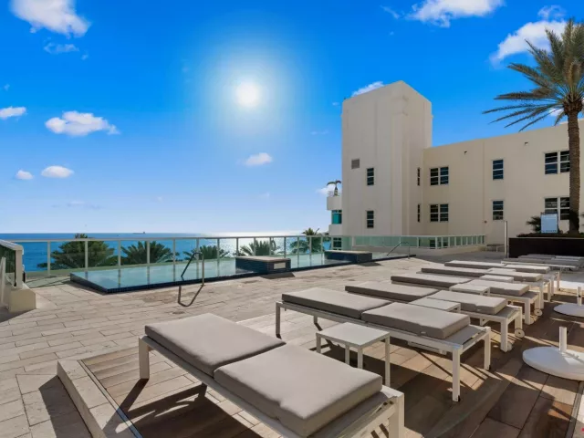 3-bedroom condo for sale in Fort Lauderdale - 101 S Fort Lauderdale Beach Boulevard 705 - MondialRealty