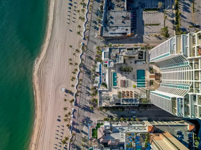 3-bedroom condo for sale in Fort Lauderdale - 101 S Fort Lauderdale Beach Boulevard 705 - MondialRealty
