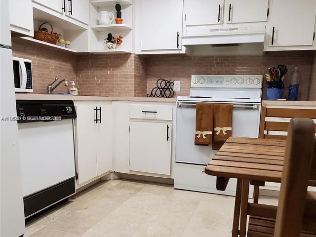 Apartment for sale  Unit #603 - photo 7529850