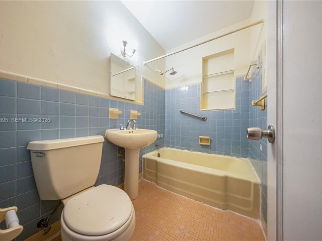 Home for sale at 2725 SW 82nd Ave - photo 7524918