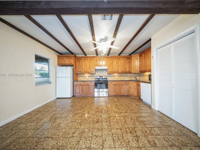 Home for sale at 2725 SW 82nd Ave - photo 7524922