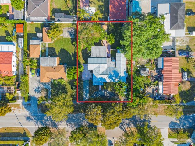 Home for sale at 2725 SW 82nd Ave - photo 7524924