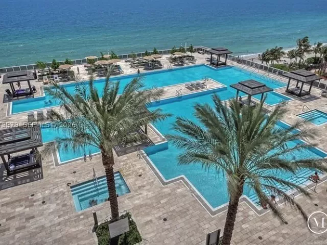 3-bedroom condo for rent in Hallandale Beach - 1800 S OCEAN DR 3803 - MondialRealty