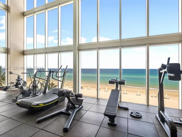 3-bedroom condo for rent in Hallandale Beach - 1800 S OCEAN DR 3803 - MondialRealty