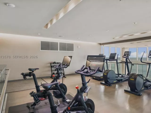 3-bedroom condo for rent in Hallandale Beach - 1800 S OCEAN DR 3803 - MondialRealty
