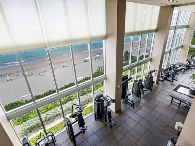 3-bedroom condo for rent in Hallandale Beach - 1800 S OCEAN DR 3803 - MondialRealty