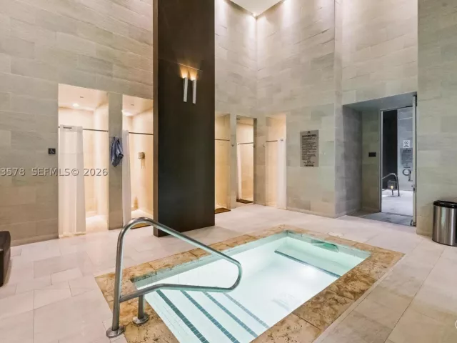 3-bedroom condo for rent in Hallandale Beach - 1800 S OCEAN DR 3803 - MondialRealty