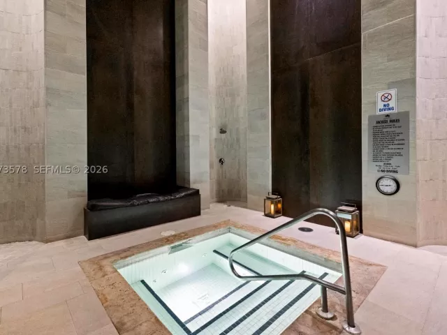 3-bedroom condo for rent in Hallandale Beach - 1800 S OCEAN DR 3803 - MondialRealty
