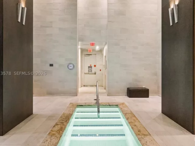 3-bedroom condo for rent in Hallandale Beach - 1800 S OCEAN DR 3803 - MondialRealty