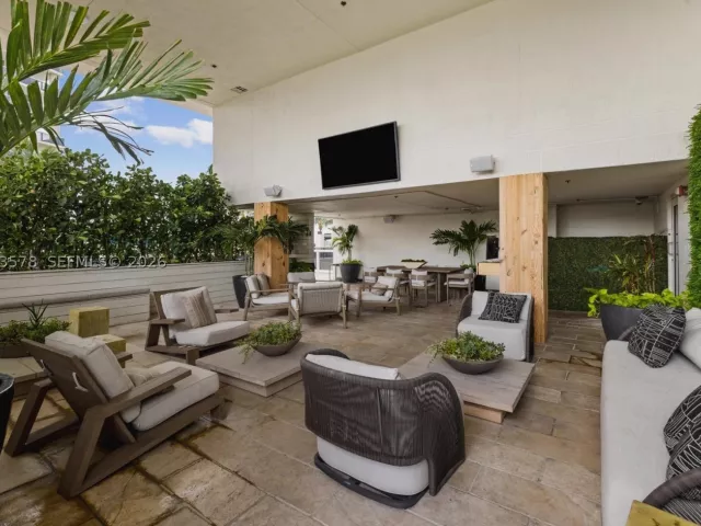 3-bedroom condo for rent in Hallandale Beach - 1800 S OCEAN DR 3803 - MondialRealty