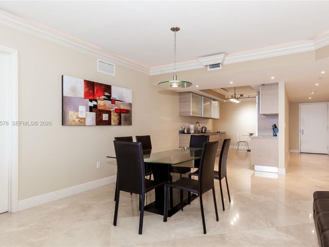 Apartment for rent  Unit #3803 - photo 7500483