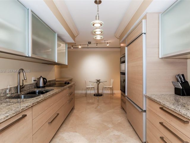 Apartment for rent  Unit #3803 - photo 7500485