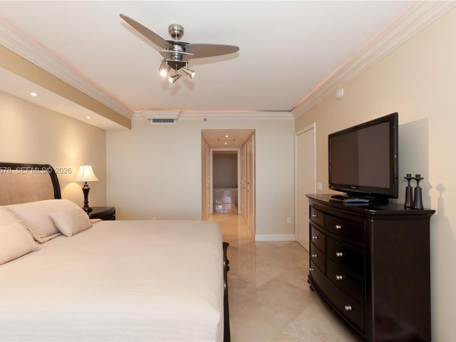 Apartment for rent  Unit #3803 - photo 7500495