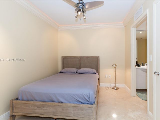 Apartment for rent  Unit #3803 - photo 7500506