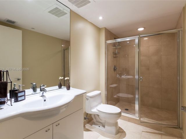 Apartment for rent  Unit #3803 - photo 7500507