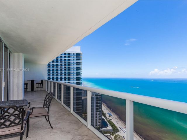 Apartment for rent  Unit #3803 - photo 7500509