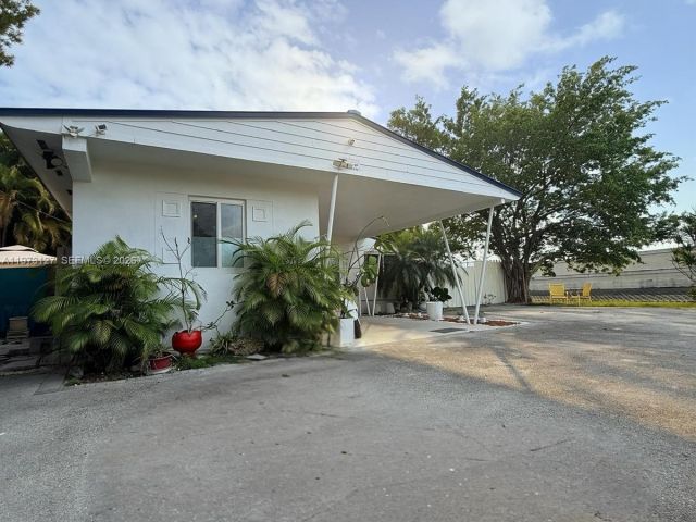 Home for sale at 1281 NW 31st Ave - photo 7501671