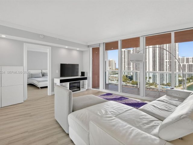 Apartment for rent  Unit #1501 - photo 7503294