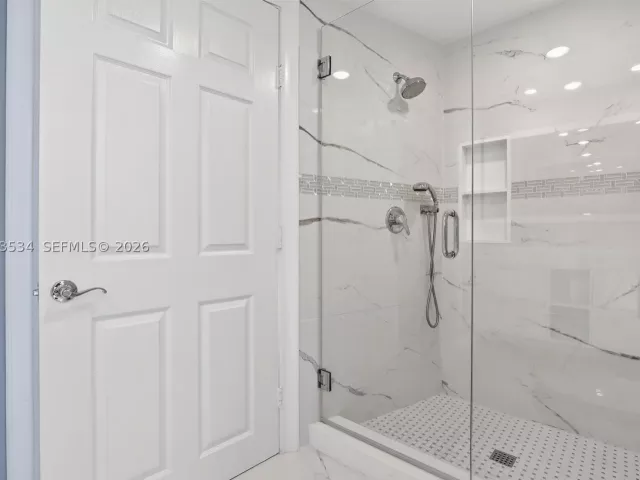3-bedroom condo for rent in Aventura - 3370 Hidden Bay Dr 1501 - MondialRealty