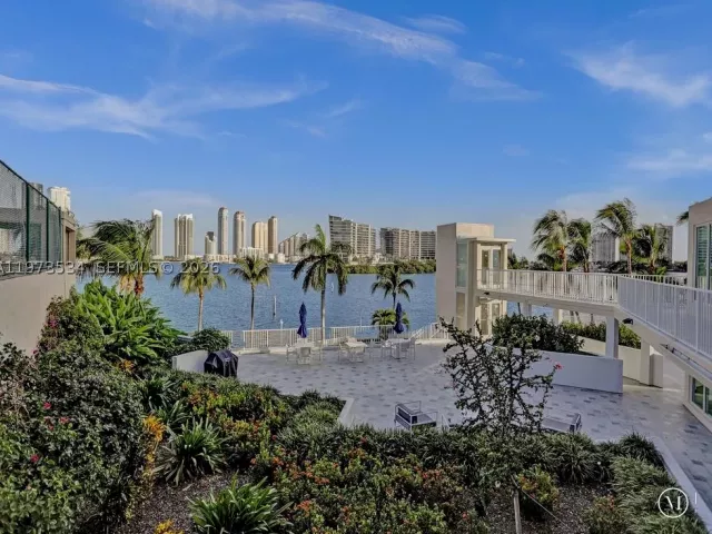 3-bedroom condo for rent in Aventura - 3370 Hidden Bay Dr 1501 - MondialRealty