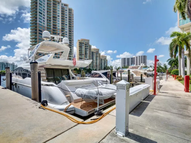 3-bedroom condo for rent in Aventura - 3370 Hidden Bay Dr 1501 - MondialRealty