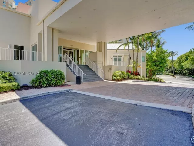 3-bedroom condo for rent in Aventura - 3370 Hidden Bay Dr 1501 - MondialRealty