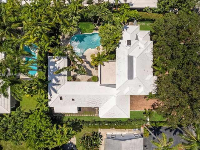 Home for sale at 6675 Roxbury Ln - photo 7469244