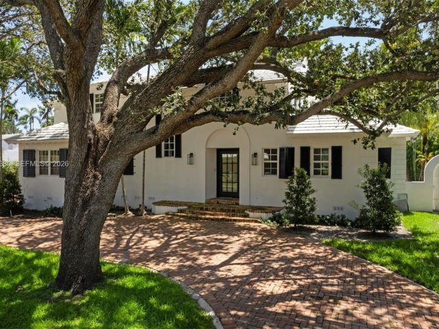 Home for sale at 6675 Roxbury Ln - photo 7469245