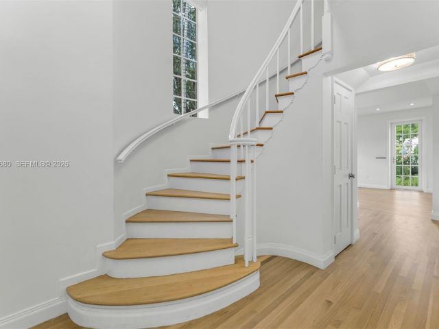 Home for sale at 6675 Roxbury Ln - photo 7469247