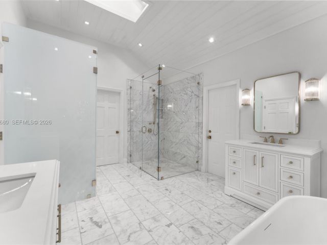 Home for sale at 6675 Roxbury Ln - photo 7469248