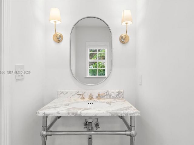 Home for sale at 6675 Roxbury Ln - photo 7469250