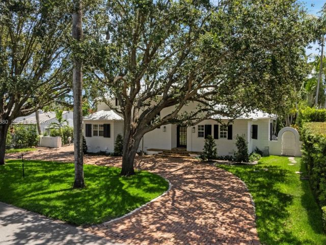 Home for sale at 6675 Roxbury Ln - photo 7469258