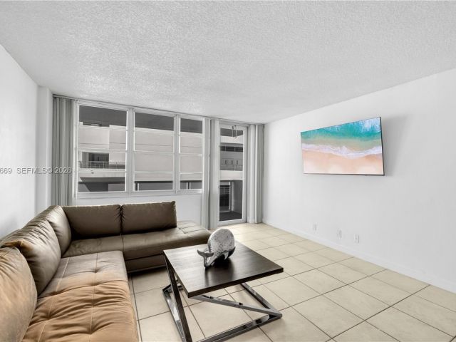 Apartment for sale  Unit #905 - photo 7470172