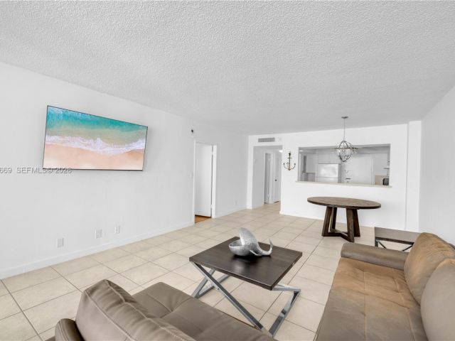 Apartment for sale  Unit #905 - photo 7470174