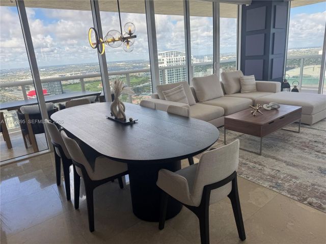 Apartment for rent  Unit #5008 - photo 7499698