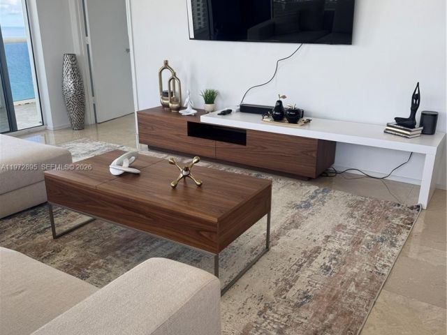 Apartment for rent  Unit #5008 - photo 7499700