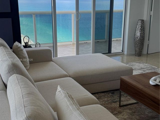 Apartment for rent  Unit #5008 - photo 7499701