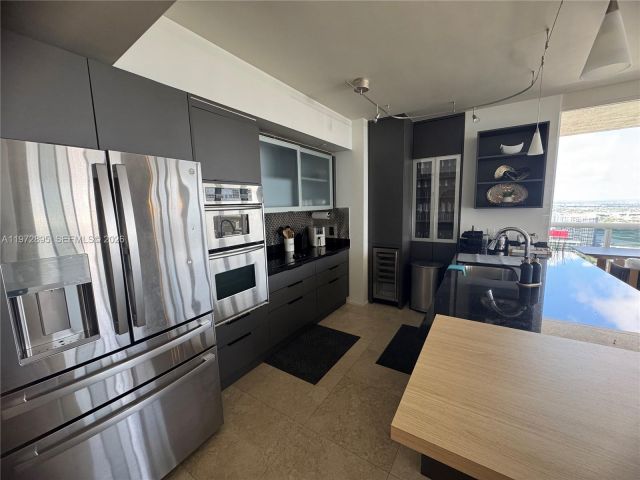 Apartment for rent  Unit #5008 - photo 7499704