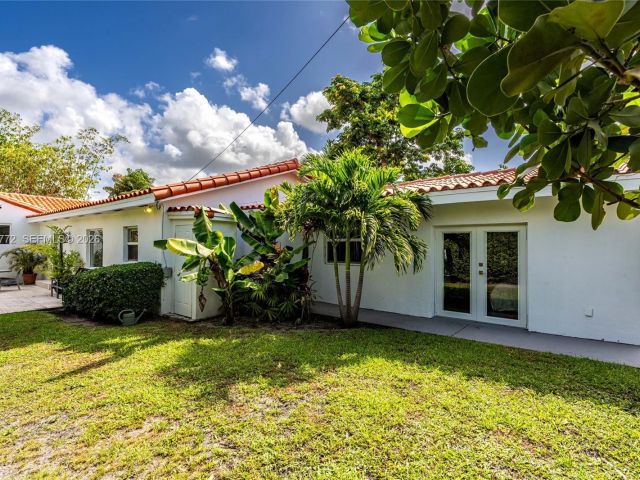 Home for sale at 1360 SW 16th St - photo 7525835