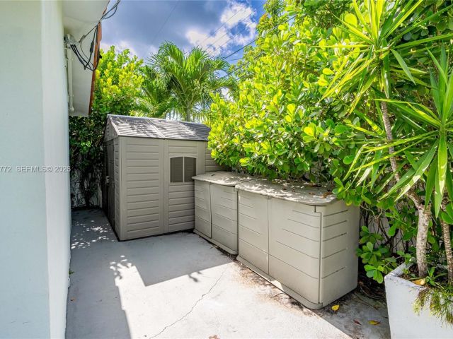 Home for sale at 1360 SW 16th St - photo 7525836