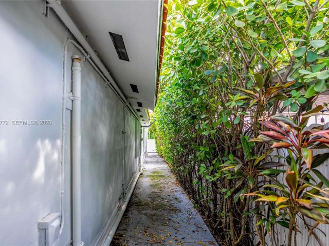 Home for sale at 1360 SW 16th St - photo 7525837